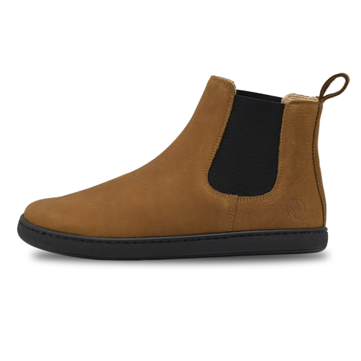 Barefoot Chelsea Brown